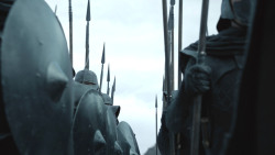 extant_GameOfThrones_8x01-Winterfell_0143