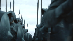 extant_GameOfThrones_8x01-Winterfell_0154