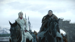 extant_GameOfThrones_8x01-Winterfell_0171