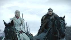 extant_GameOfThrones_8x01-Winterfell_0173