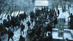 extant_GameOfThrones_8x01-Winterfell_0219