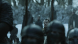 extant_GameOfThrones_8x01-Winterfell_0254