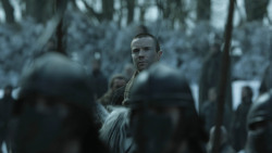 extant_GameOfThrones_8x01-Winterfell_0260