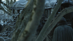 extant_GameOfThrones_8x01-Winterfell_0272