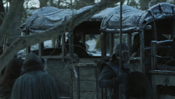 extant_GameOfThrones_8x01-Winterfell_0275