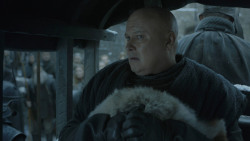 extant_GameOfThrones_8x01-Winterfell_0284