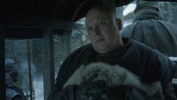 extant_GameOfThrones_8x01-Winterfell_0307