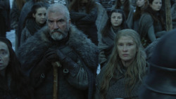 extant_GameOfThrones_8x01-Winterfell_0329
