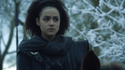 extant_GameOfThrones_8x01-Winterfell_0332