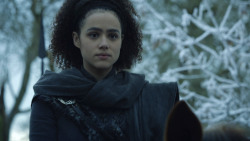 extant_GameOfThrones_8x01-Winterfell_0333