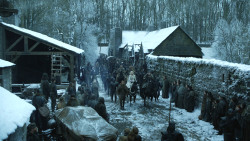 extant_GameOfThrones_8x01-Winterfell_0345