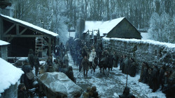 extant_GameOfThrones_8x01-Winterfell_0346