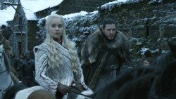 extant_GameOfThrones_8x01-Winterfell_0356