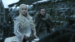 extant_GameOfThrones_8x01-Winterfell_0357
