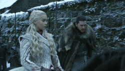 extant_GameOfThrones_8x01-Winterfell_0360