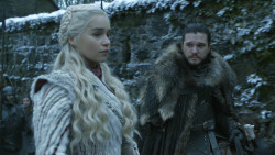 extant_GameOfThrones_8x01-Winterfell_0365