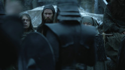 extant_GameOfThrones_8x01-Winterfell_0370