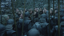 extant_GameOfThrones_8x01-Winterfell_0375