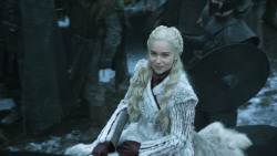 extant_GameOfThrones_8x01-Winterfell_0384