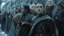 extant_GameOfThrones_8x01-Winterfell_0395