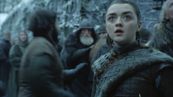 extant_GameOfThrones_8x01-Winterfell_0397