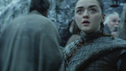 extant_GameOfThrones_8x01-Winterfell_0398
