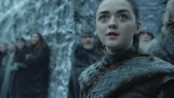 extant_GameOfThrones_8x01-Winterfell_0400
