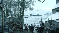 extant_GameOfThrones_8x01-Winterfell_0402