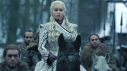 extant_GameOfThrones_8x01-Winterfell_0407