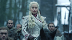 extant_GameOfThrones_8x01-Winterfell_0409