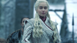 extant_GameOfThrones_8x01-Winterfell_0413