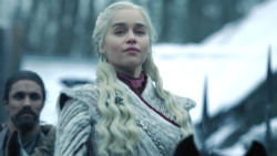extant_GameOfThrones_8x01-Winterfell_0415