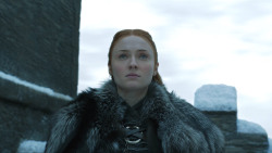 extant_GameOfThrones_8x01-Winterfell_0436