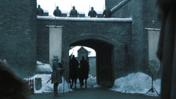 extant_GameOfThrones_8x01-Winterfell_0454