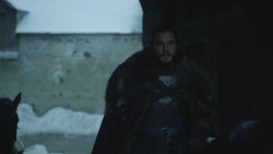 extant_GameOfThrones_8x01-Winterfell_0477