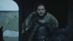 extant_GameOfThrones_8x01-Winterfell_0480