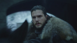 extant_GameOfThrones_8x01-Winterfell_0483