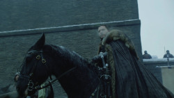 extant_GameOfThrones_8x01-Winterfell_0490
