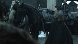 extant_GameOfThrones_8x01-Winterfell_0497