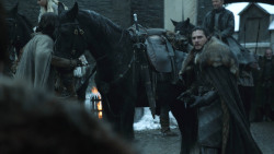 extant_GameOfThrones_8x01-Winterfell_0498
