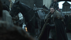 extant_GameOfThrones_8x01-Winterfell_0499