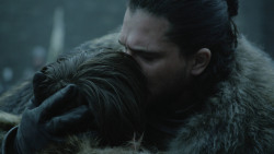 extant_GameOfThrones_8x01-Winterfell_0506