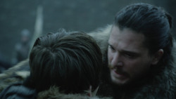 extant_GameOfThrones_8x01-Winterfell_0510