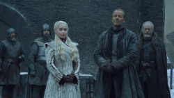 extant_GameOfThrones_8x01-Winterfell_0557