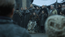 extant_GameOfThrones_8x01-Winterfell_0562
