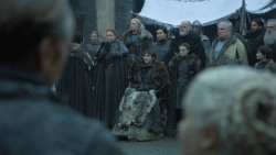 extant_GameOfThrones_8x01-Winterfell_0565