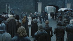 extant_GameOfThrones_8x01-Winterfell_0571