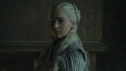 extant_GameOfThrones_8x01-Winterfell_0695