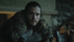 extant_GameOfThrones_8x01-Winterfell_0735