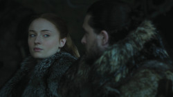 extant_GameOfThrones_8x01-Winterfell_0787